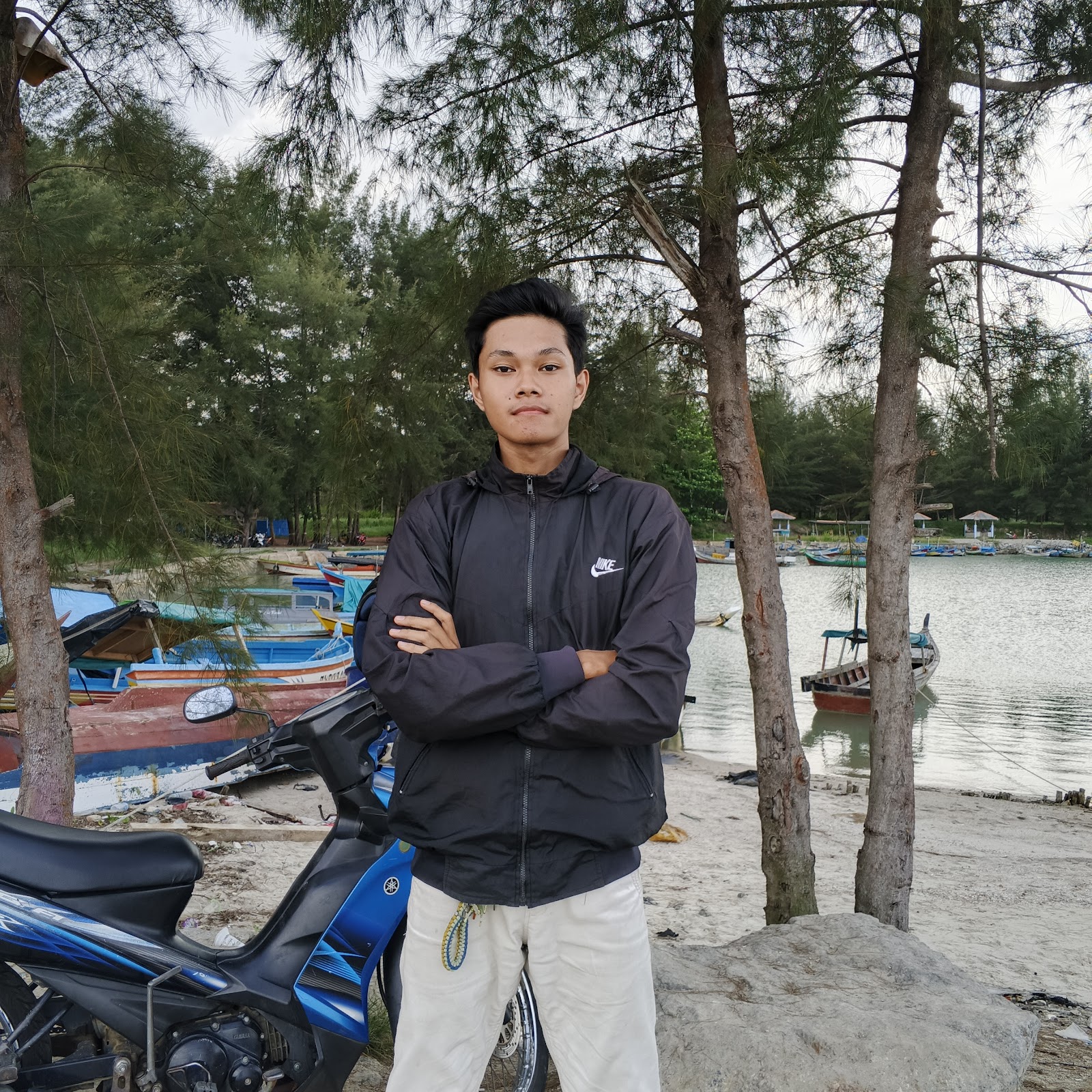 Foto Biodata