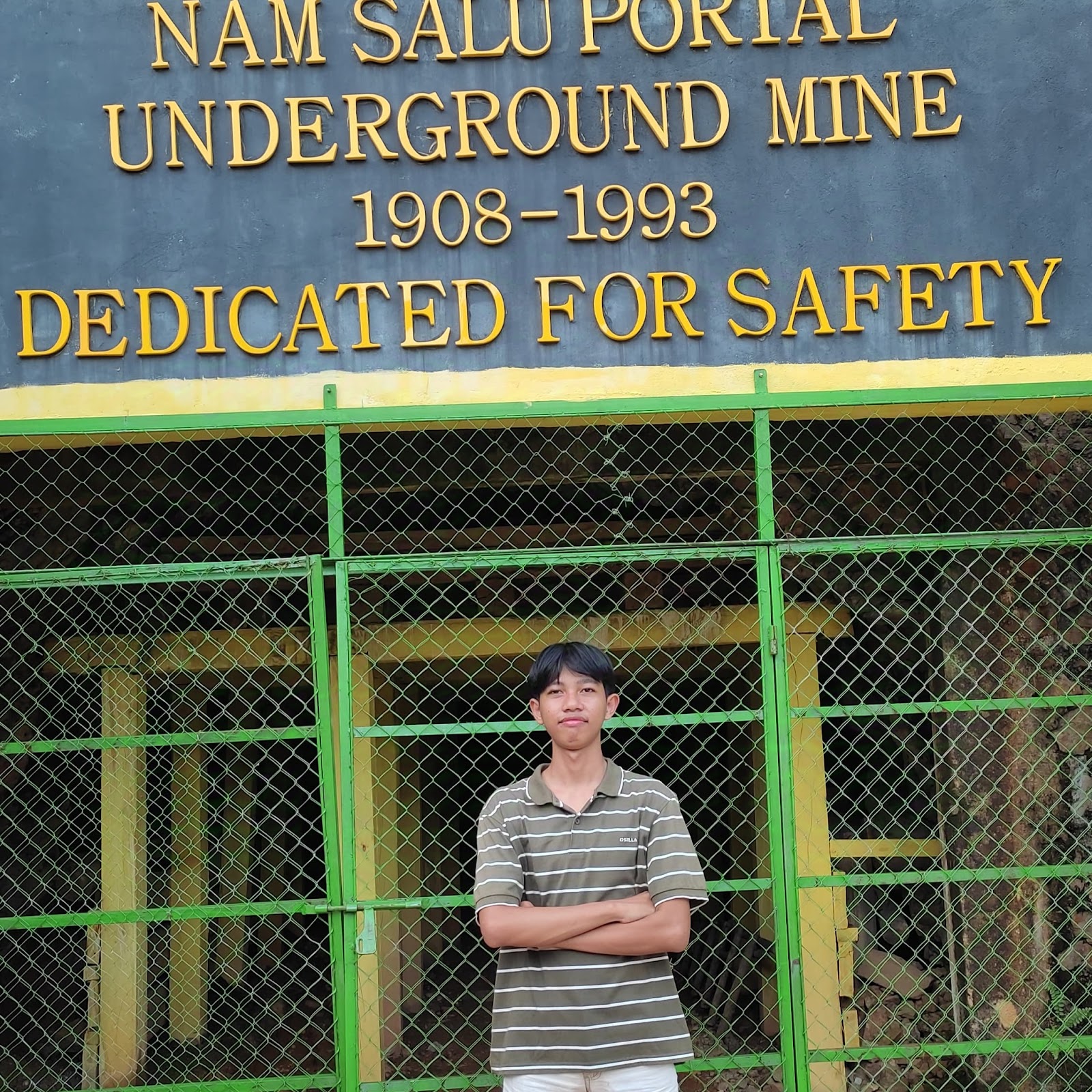Foto Biodata