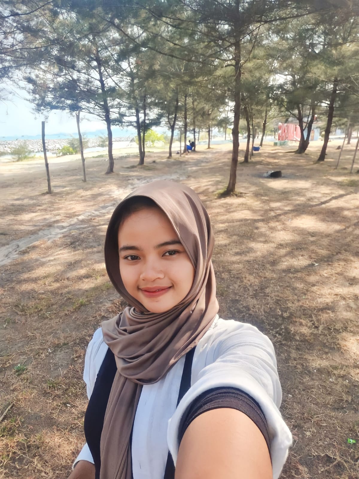 Foto Biodata